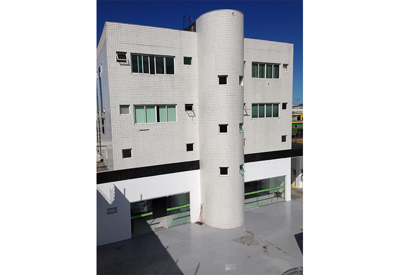 construcao_predio_comercial_fachada_fundos_pastilha_Laf_Construction_Management